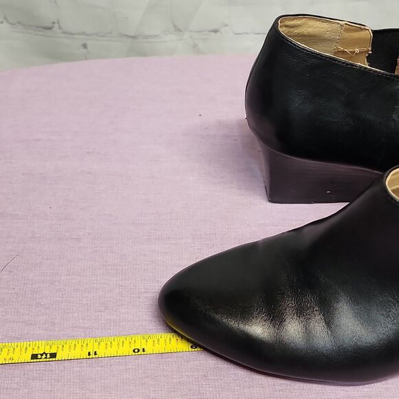 Adrienne Vittadini Midge Wedge bootie heeled shoe - Picture 9 of 10